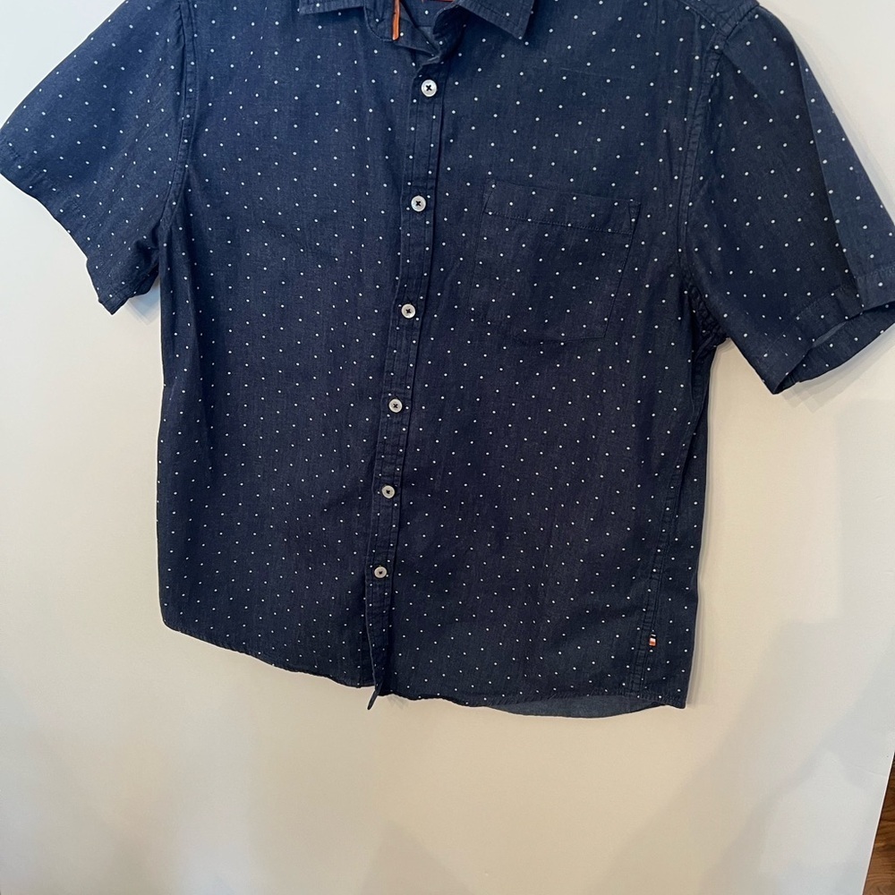 DENIM & FLOWER MEN’S SHORT SLEEVE SHIRT. SIZE LARGE SLIM FIT BLUE W/WHITE DOTS - Picture 6 of 8